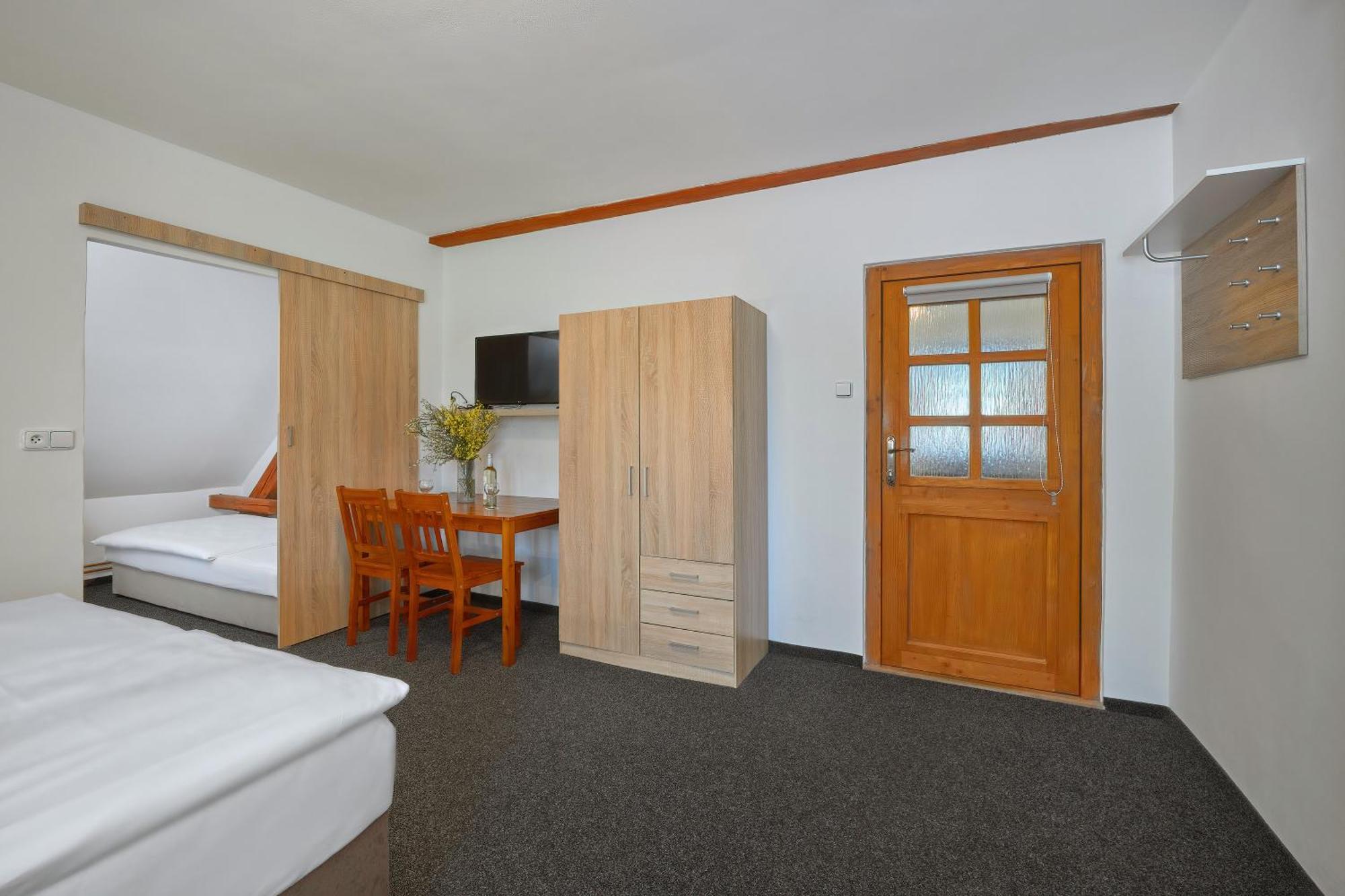 U Rybnika Smrcna Otel Nová Bystřice Dış mekan fotoğraf